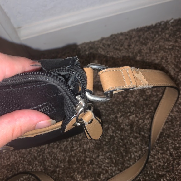 Giani Bernini Saffiano Crossbody Purse - Picture 8 of 8